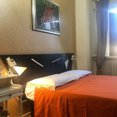 Bed and Breakfast La Finestra Sul Fiume Фоссомброне Экстерьер фото
