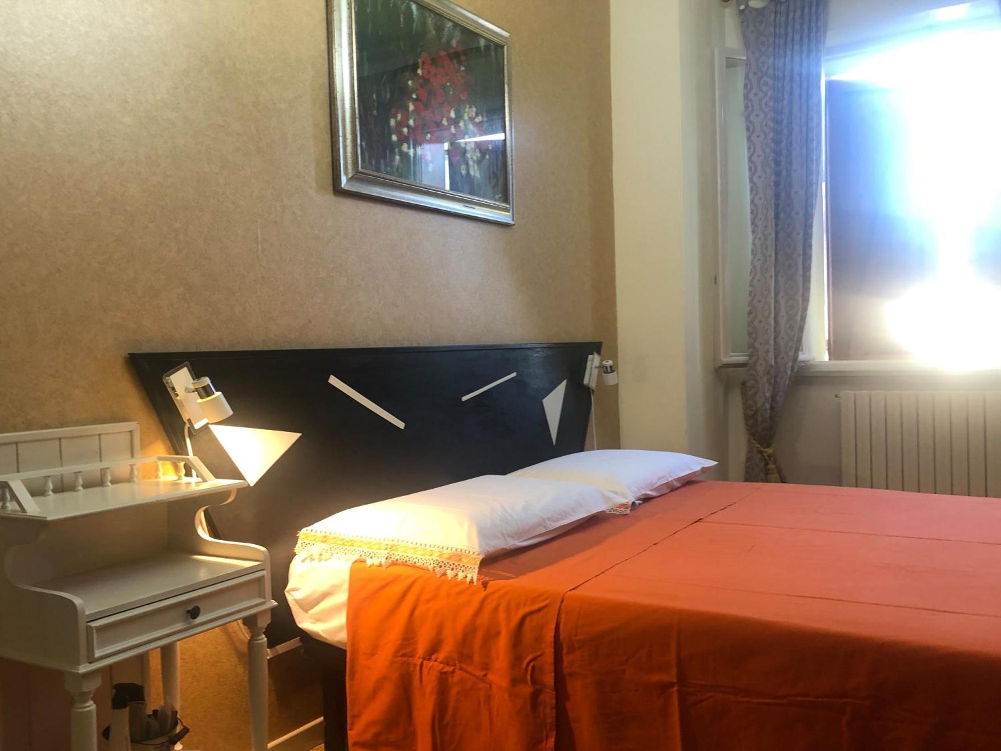 Bed and Breakfast La Finestra Sul Fiume Фоссомброне Экстерьер фото