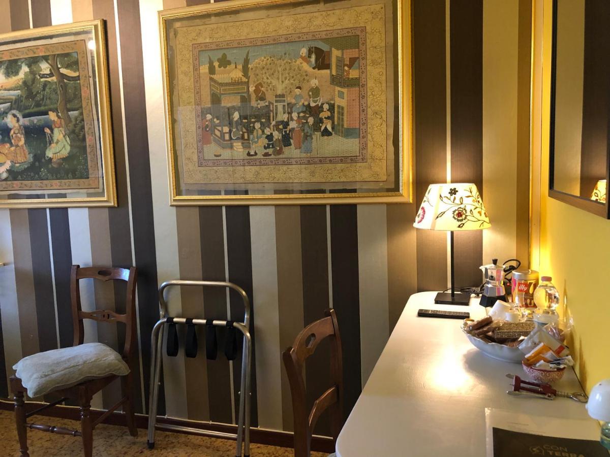 Bed and Breakfast La Finestra Sul Fiume Фоссомброне Экстерьер фото