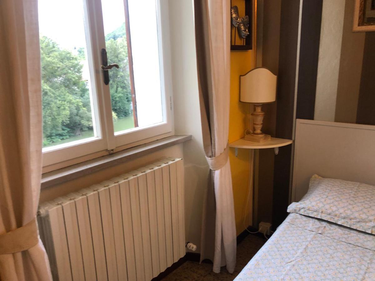 Bed and Breakfast La Finestra Sul Fiume Фоссомброне Экстерьер фото