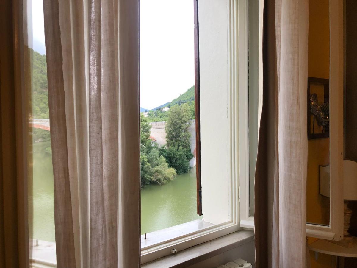Bed and Breakfast La Finestra Sul Fiume Фоссомброне Экстерьер фото
