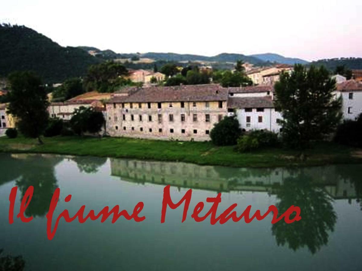 Bed and Breakfast La Finestra Sul Fiume Фоссомброне Экстерьер фото